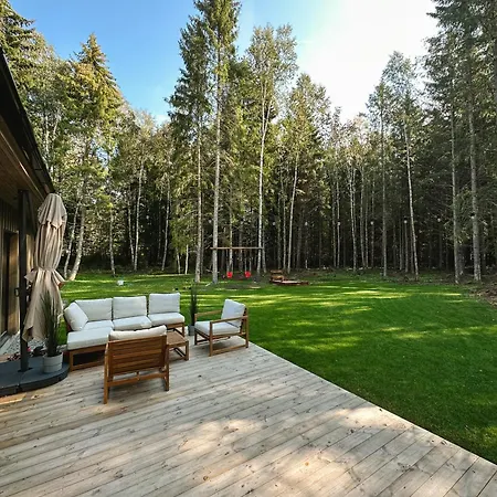 Cozy Nature House With Iglusauna